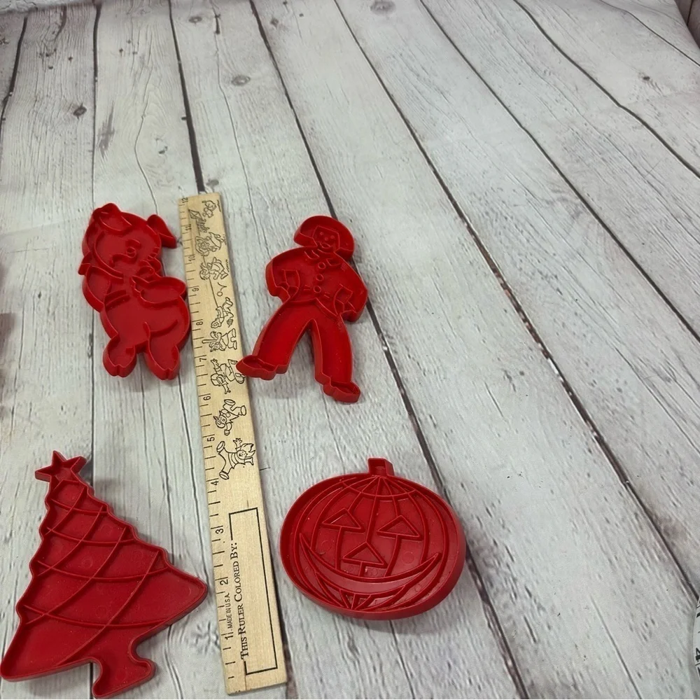 vintage tupperware Red Holiday Cookie Cutters Set flag christmas tree pumpkin